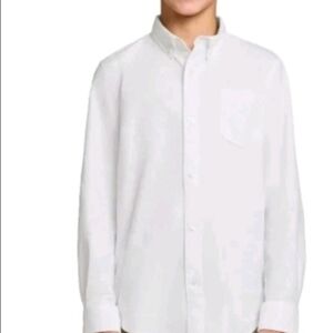 The Gap Kids Youth Oxford Shirt is a classic preppy long sleeve collared Nwt